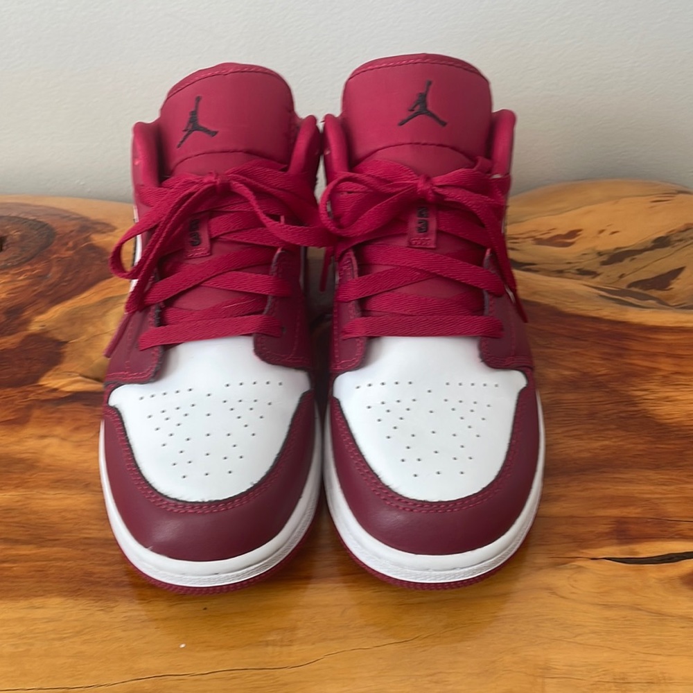 Air Jordan 1 Low Noble Red (GS) -6.5Y